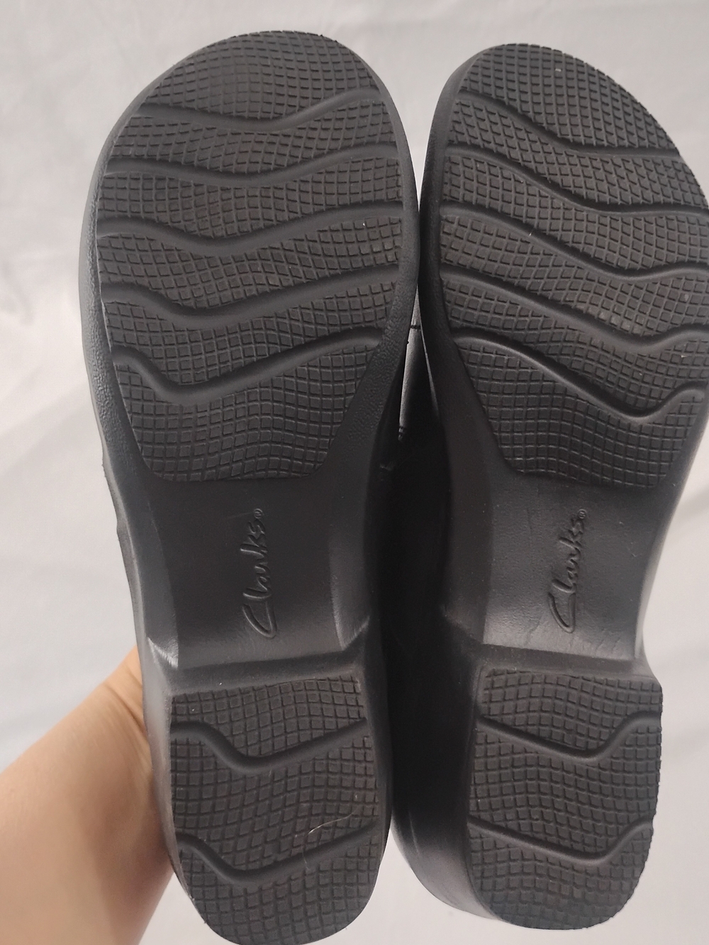 Clarks Black Leather Slip-On Comfort Shoes Size 8.5 - Picture 5 of 7